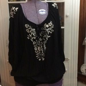 🌤️ Boho embroidered dolman sleeved blouse